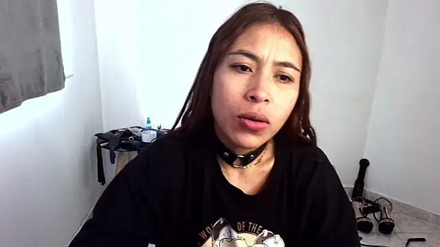 Snapshot of asiri_smith chatting on May 7, 12:10 pm asiri smith online show from May 7, 12:10 pm