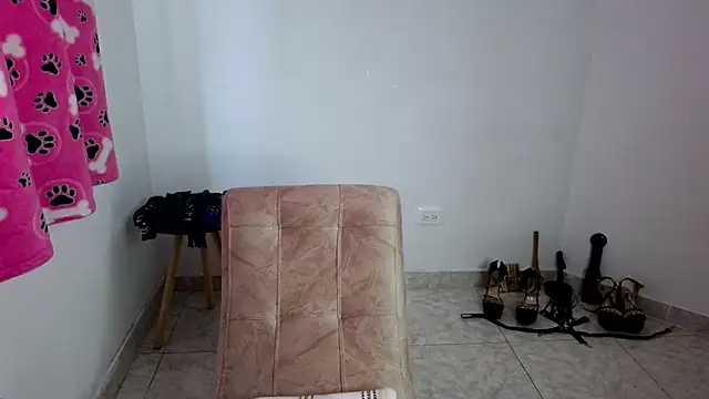 Snapshot of asiri_smith chatting on June 26, 2:54 pm asiri smith online show from June 26, 2:54 pm