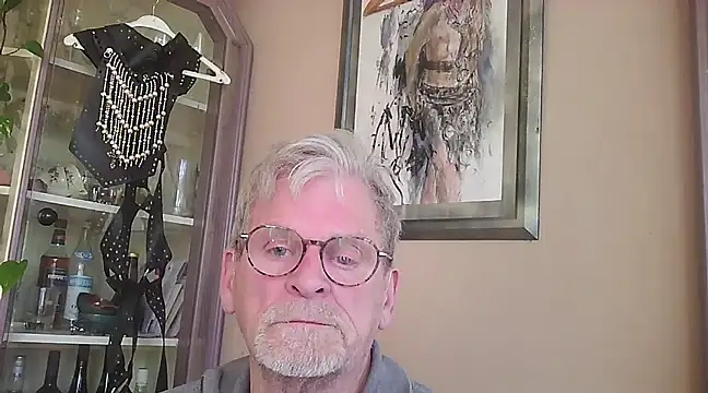 Snapshot of JanidGrunn chatting on March 18, 2:15 pm JanidGrunn online show from March 18, 2:15 pm