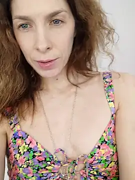 YourSuperModel online show from February 4, 9:04 am