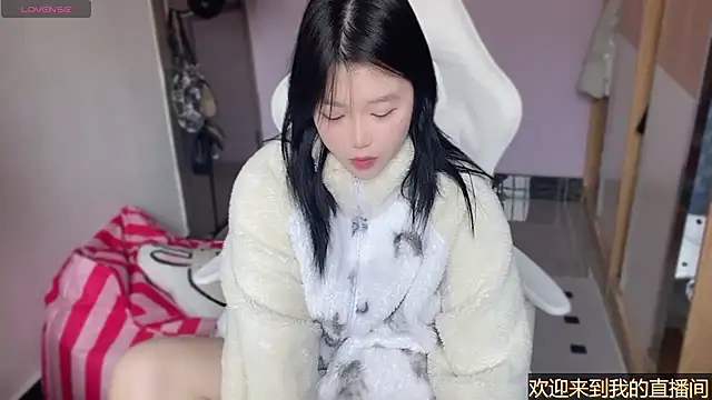 xiSSts online show from February 24, 3:55 am