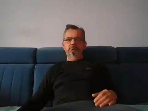 Snapshot of axecoman60 chatting on February 12, 6:51 am axecoman60 online show from February 12, 6:51 am