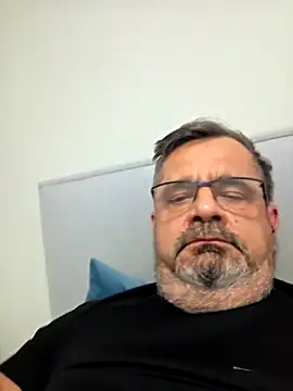 axecoman60 online show from February 5, 8:02 pm