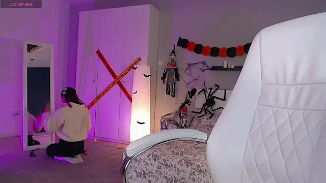 Bellla Haddid online show from October 29, 1:41 am