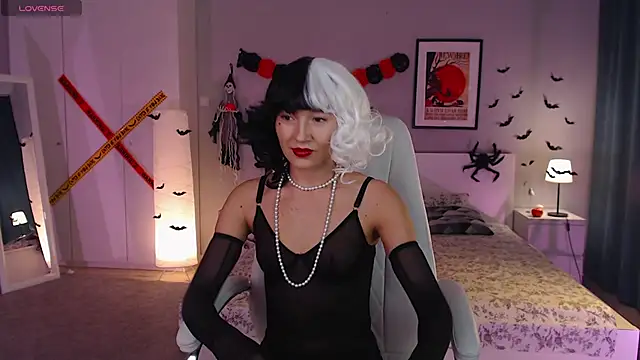 Bellla Haddid online show from November 1, 1:18 am