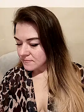 Snapshot of LunikaLunaX chatting on February 10, 7:17 pm LunikaLunaX online show from February 10, 7:17 pm