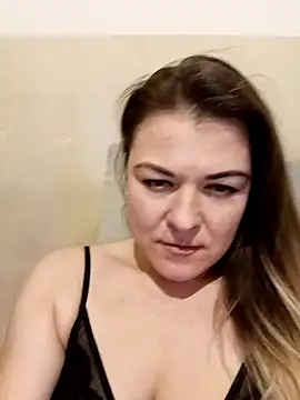 Snapshot of LunikaLunaX chatting on February 11, 6:22 pm LunikaLunaX online show from February 11, 6:22 pm