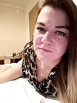 Snapshot of LunikaLunaX chatting on February 16, 8:00 pm LunikaLunaX online show from February 16, 8:00 pm