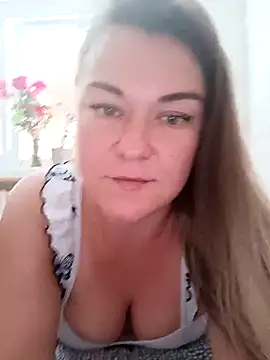 Snapshot of LunikaLunaX chatting on September 10, 9:20 am LunikaLunaX online show from September 10, 9:20 am