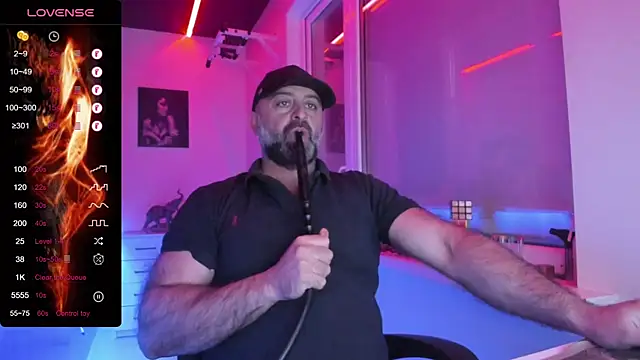 Snapshot of MAGABEAR077 chatting on May 1, 3:00 am MAGABEAR077 online show from May 1, 3:00 am
