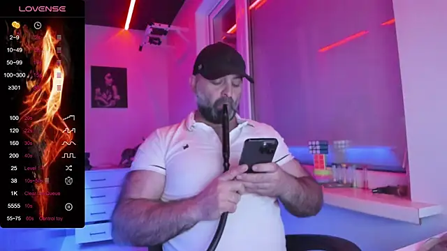 Snapshot of MAGABEAR077 chatting on May 28, 8:39 pm MAGABEAR077 online show from May 28, 8:39 pm