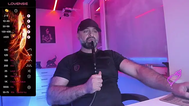 Snapshot of MAGABEAR077 chatting on June 23, 8:51 pm MAGABEAR077 online show from June 23, 8:51 pm