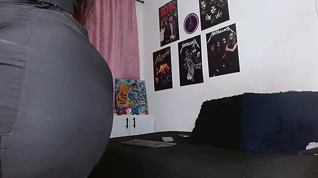 Snapshot of scarlett__morgan chatting on November 6, 1:45 pm scarlett morgan online show from November 6, 1:45 pm