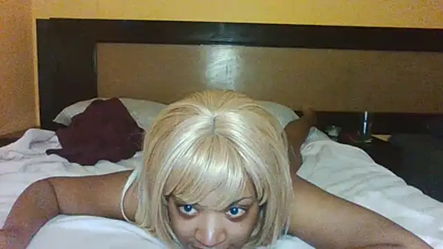 thekelliecapri online show from January 18, 6:01 pm