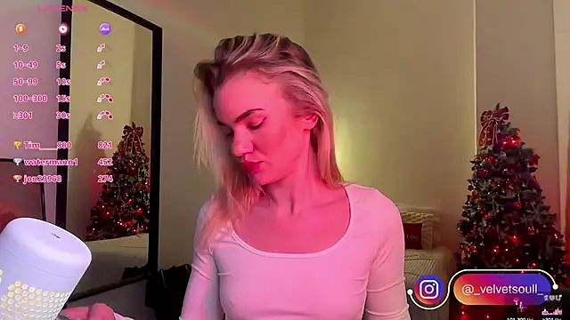 Heidi11 online show from December 8, 6:06 pm