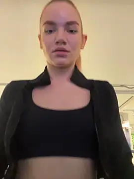 Heidi11 online show from February 12, 4:11 pm