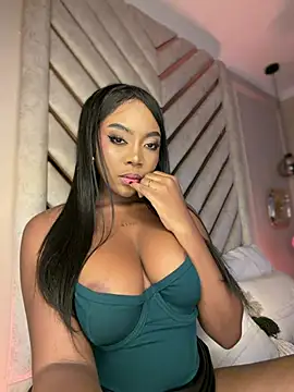 Snapshot of Lola_King chatting on July 8, 4:39 am Lola King online show from July 8, 4:39 am