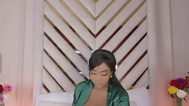 Snapshot of Lola_King chatting on July 9, 4:05 am Lola King online show from July 9, 4:05 am
