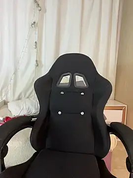 littlemelodi18 online show from February 21, 12:33 am