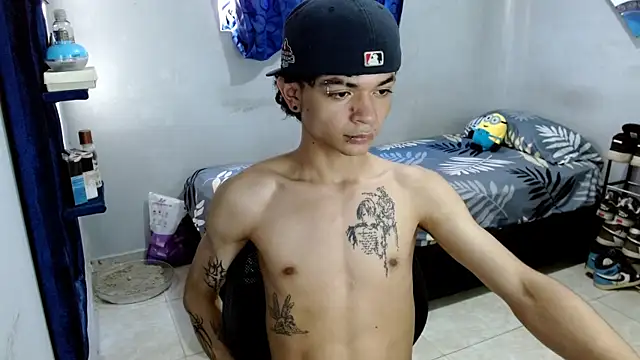 Snapshot of Lovebeng_ chatting on January 31, 1:02 pm Lovebeng online show from January 31, 1:02 pm