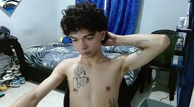 Snapshot of Lovebeng_ chatting on February 4, 10:24 pm Lovebeng online show from February 4, 10:24 pm