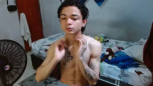 Snapshot of Lovebeng_ chatting on November 6, 6:09 pm Lovebeng online show from November 6, 6:09 pm