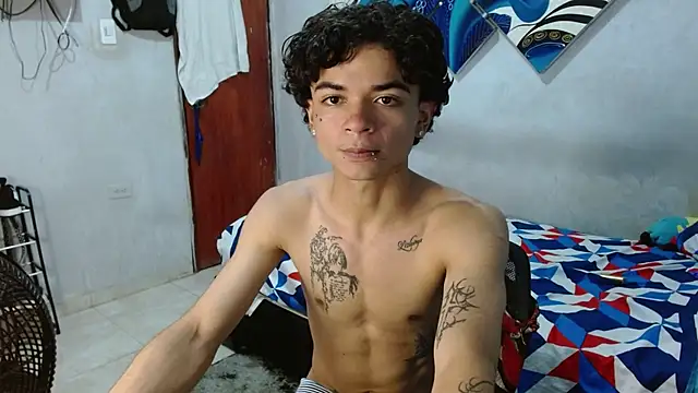 Snapshot of Lovebeng_ chatting on December 14, 4:51 am Lovebeng online show from December 14, 4:51 am