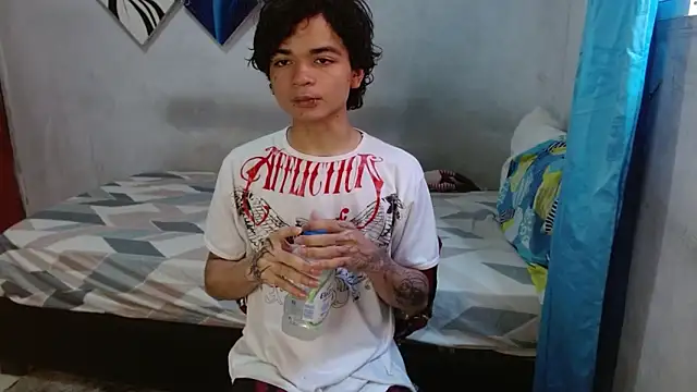 Snapshot of Lovebeng_ chatting on February 11, 9:53 pm Lovebeng online show from February 11, 9:53 pm