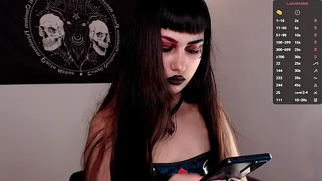 Snapshot of Little-Lucifer chatting on November 1, 12:34 am Little-Lucifer online show from November 1, 12:34 am