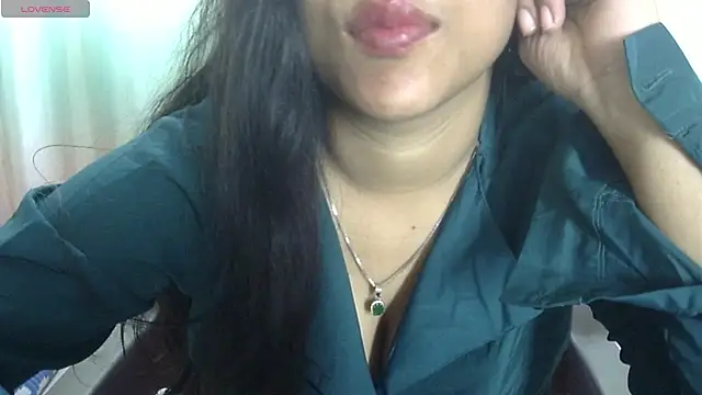 Preeti-Sexy online show from February 17, 8:00 am