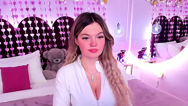 Snapshot of ZaraBloom chatting on February 14, 3:53 pm ZaraBloom online show from February 14, 3:53 pm