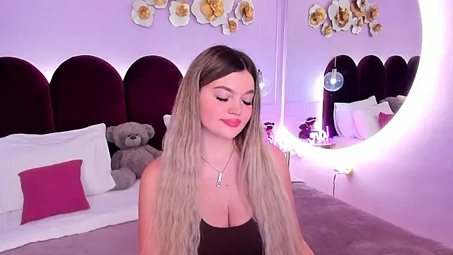 Snapshot of ZaraBloom chatting on February 20, 3:12 pm ZaraBloom online show from February 20, 3:12 pm