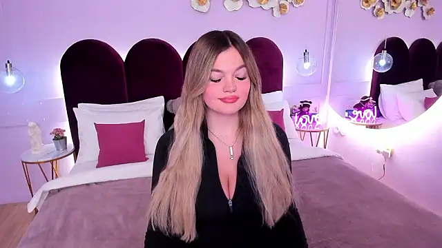 Snapshot of ZaraBloom chatting on February 27, 5:02 pm ZaraBloom online show from February 27, 5:02 pm