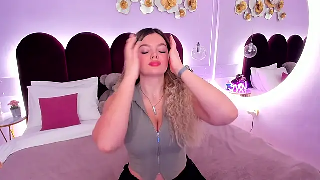 Snapshot of ZaraBloom chatting on February 28, 3:24 pm ZaraBloom online show from February 28, 3:24 pm