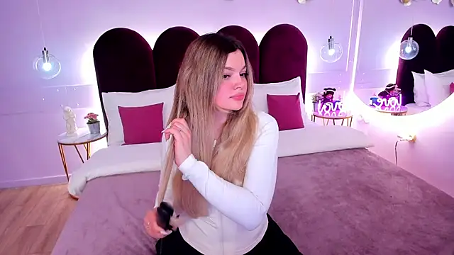 Snapshot of ZaraBloom chatting on March 2, 3:19 pm ZaraBloom online show from March 2, 3:19 pm