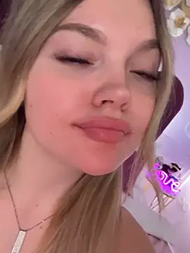 ZaraBloom online show from March 17, 3:33 am