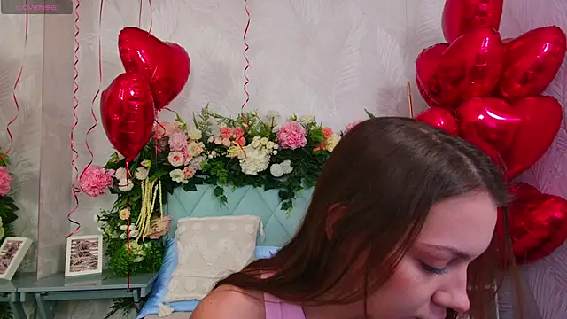 AliceBrayan online show from February 9, 5:06 pm