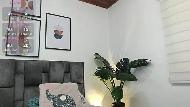 Snapshot of samy_l chatting on December 28, 2:42 pm samy l online show from December 28, 2:42 pm