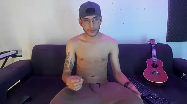 Henrikk senn online show from December 2, 11:45 am