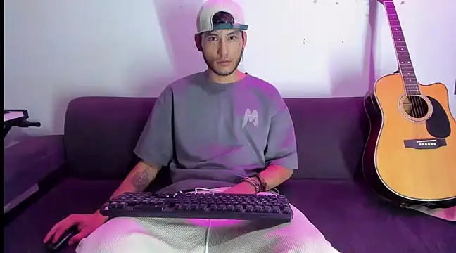 Henrikk senn online show from December 12, 9:30 am