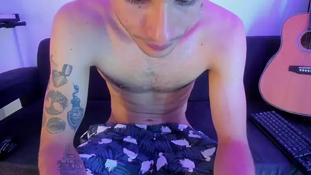 Henrikk senn online show from January 8, 9:39 pm