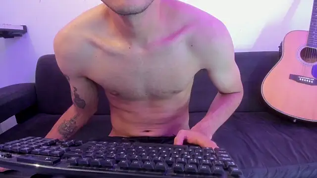 Henrikk senn online show from April 10, 7:46 am