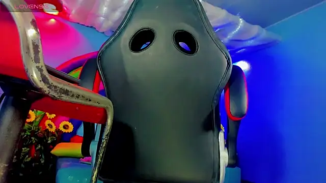 nicol gill  online show from December 9, 11:58 am