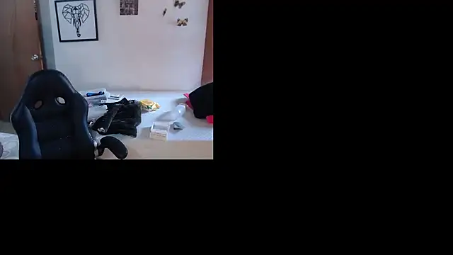 Snapshot of mykaelahoney chatting on June 10, 5:12 pm mykaelahoney online show from June 10, 5:12 pm