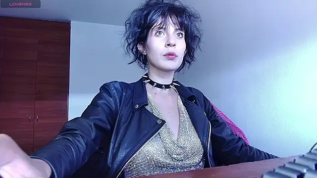 Snapshot of bellatrix25 chatting on February 10, 9:25 pm bellatrix25 online show from February 10, 9:25 pm