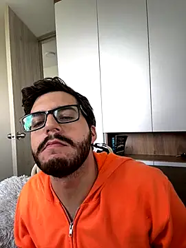 thomas gun online show from December 15, 1:48 pm