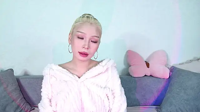 RileyMee online show from January 6, 3:31 am