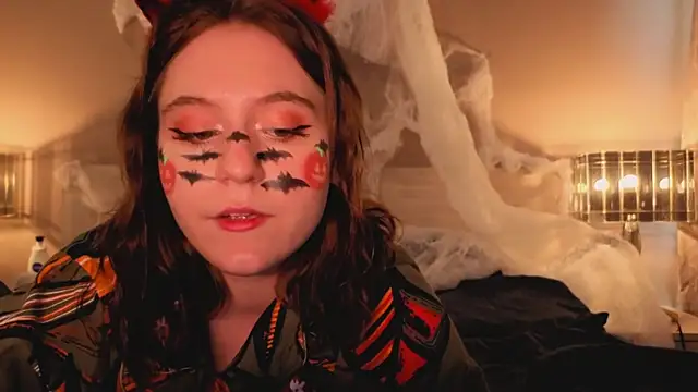 Snapshot of Diana_Flower chatting on October 29, 4:37 am Diana Flower online show from October 29, 4:37 am