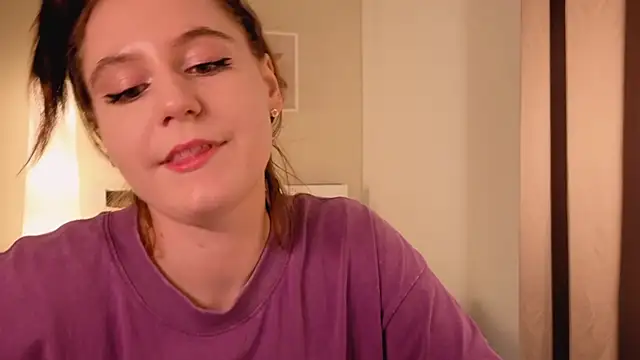 Snapshot of Diana_Flower chatting on November 7, 3:17 am Diana Flower online show from November 7, 3:17 am