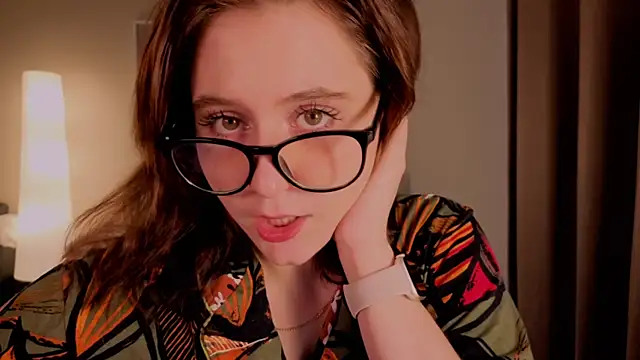 Snapshot of Diana_Flower chatting on November 16, 5:02 am Diana Flower online show from November 16, 5:02 am